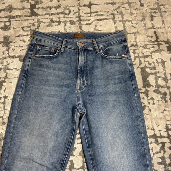 MOTHER Woman's Medium Wash The insider Crop Step Fray Denim Jeans Size 27 - Picture 2 of 13